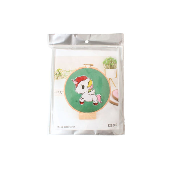 PUNCH NEEDLE KIT UNICORN + EMB RINGS  CB841