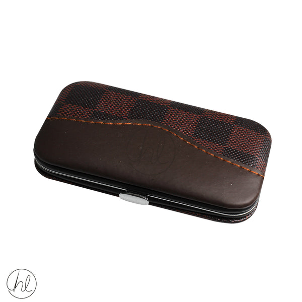 MANICURE SET (547) BROWN